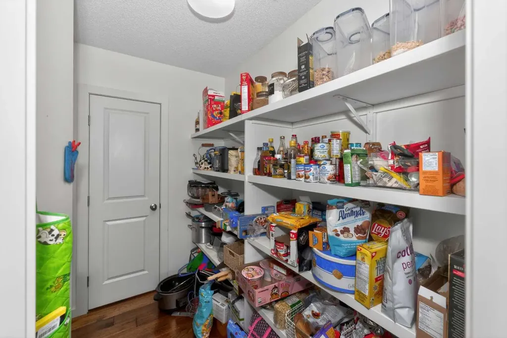 158 Masters Point SE Calgary AB T3M2B5