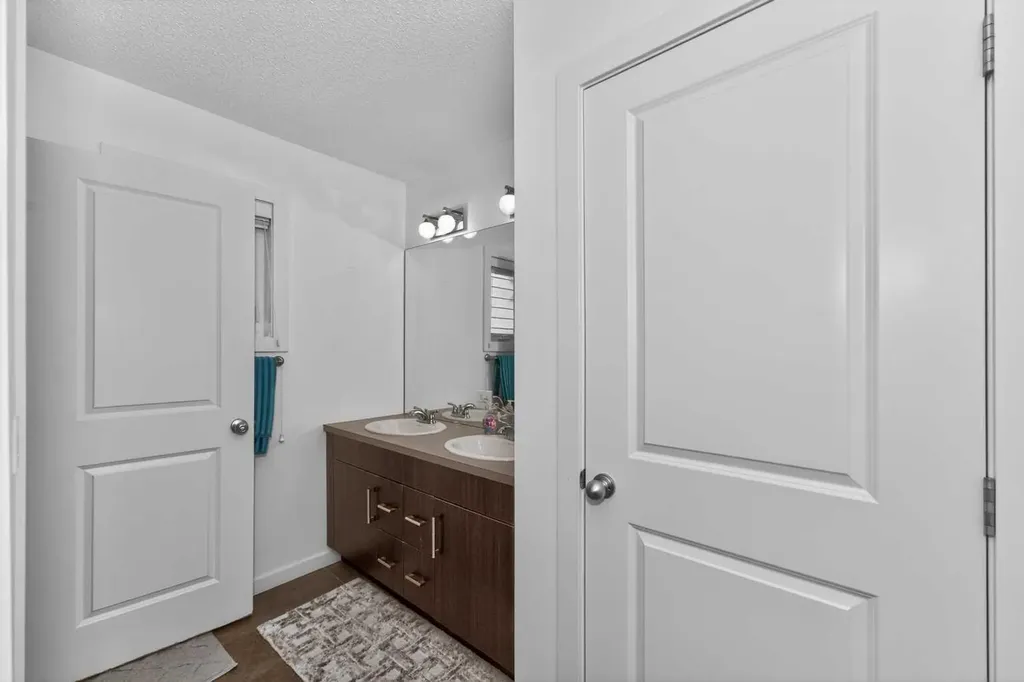 158 Masters Point SE Calgary AB T3M2B5