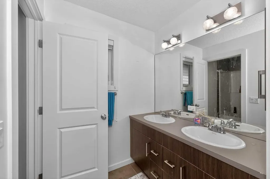 158 Masters Point SE Calgary AB T3M2B5