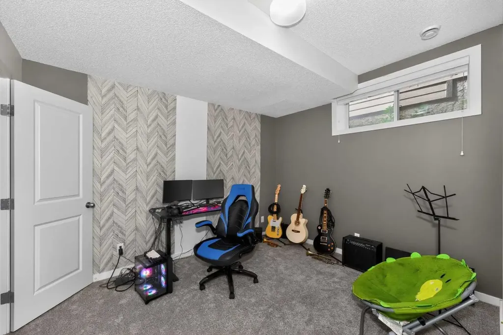 158 Masters Point SE Calgary AB T3M2B5