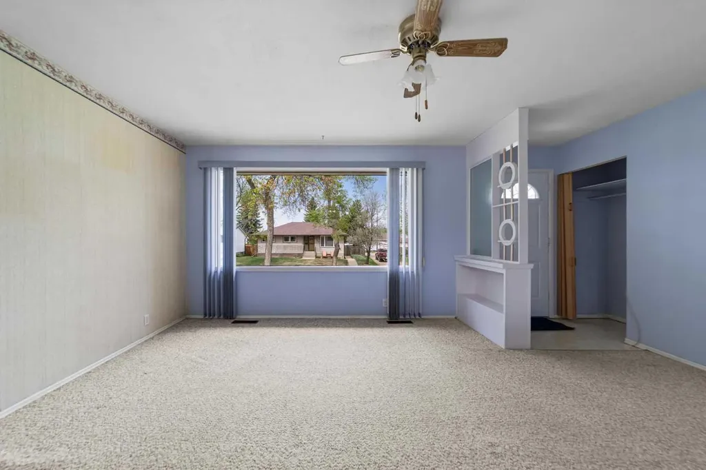 5805 48a Avenue Camrose AB T4V 0L4