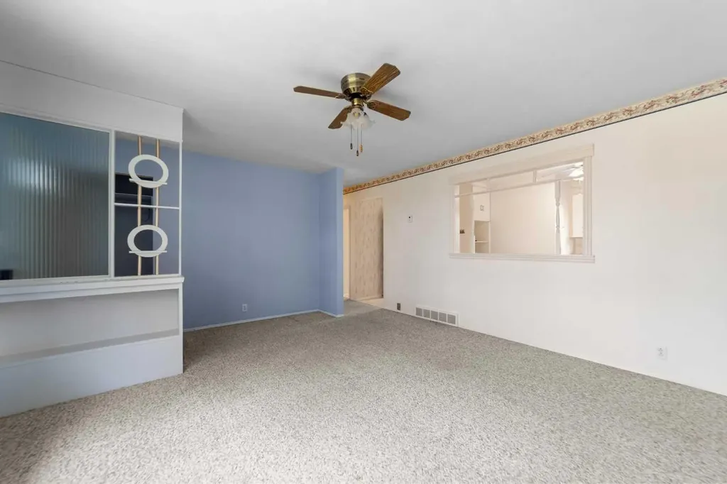 5805 48a Avenue Camrose AB T4V 0L4