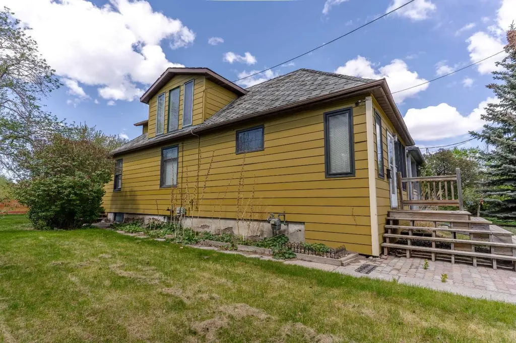 1609 17a Street SE Calgary AB T2G 3W8