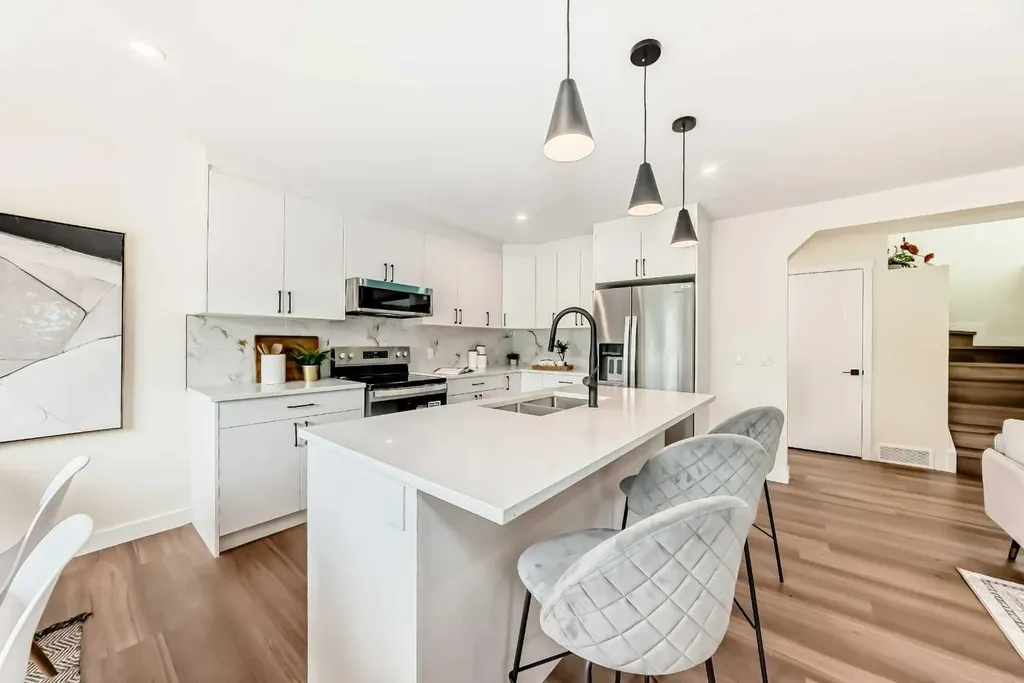 936 Cranston Drive SE Calgary AB T3M 1E3