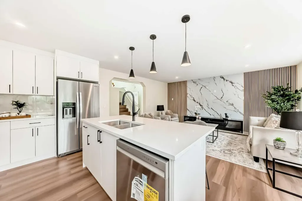 936 Cranston Drive SE Calgary AB T3M 1E3