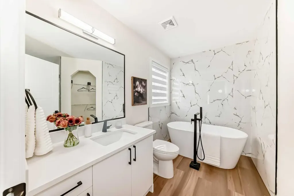 936 Cranston Drive SE Calgary AB T3M 1E3