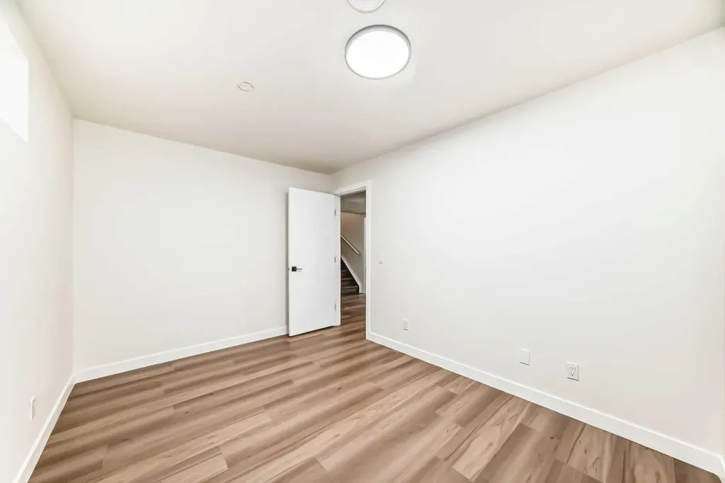 936 Cranston Drive SE Calgary AB T3M 1E3