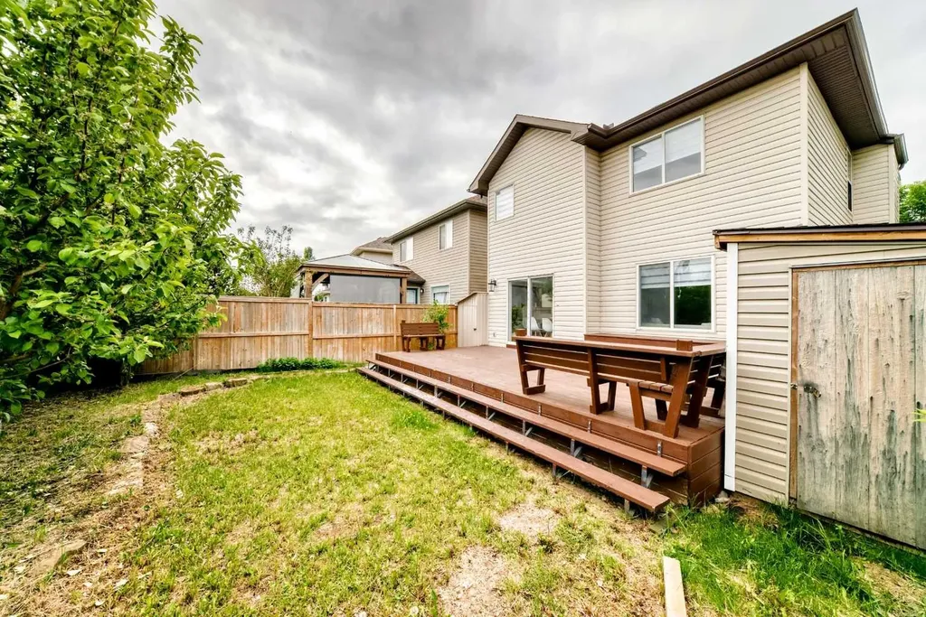 936 Cranston Drive SE Calgary AB T3M 1E3