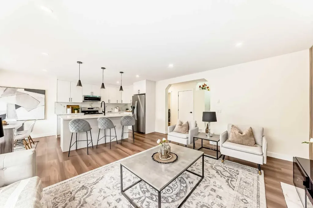 936 Cranston Drive SE Calgary AB T3M 1E3