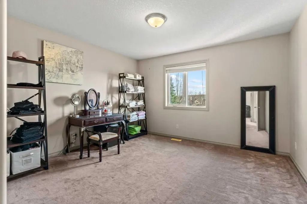 325 Discovery Ridge Way SW Calgary AB T3H5S8