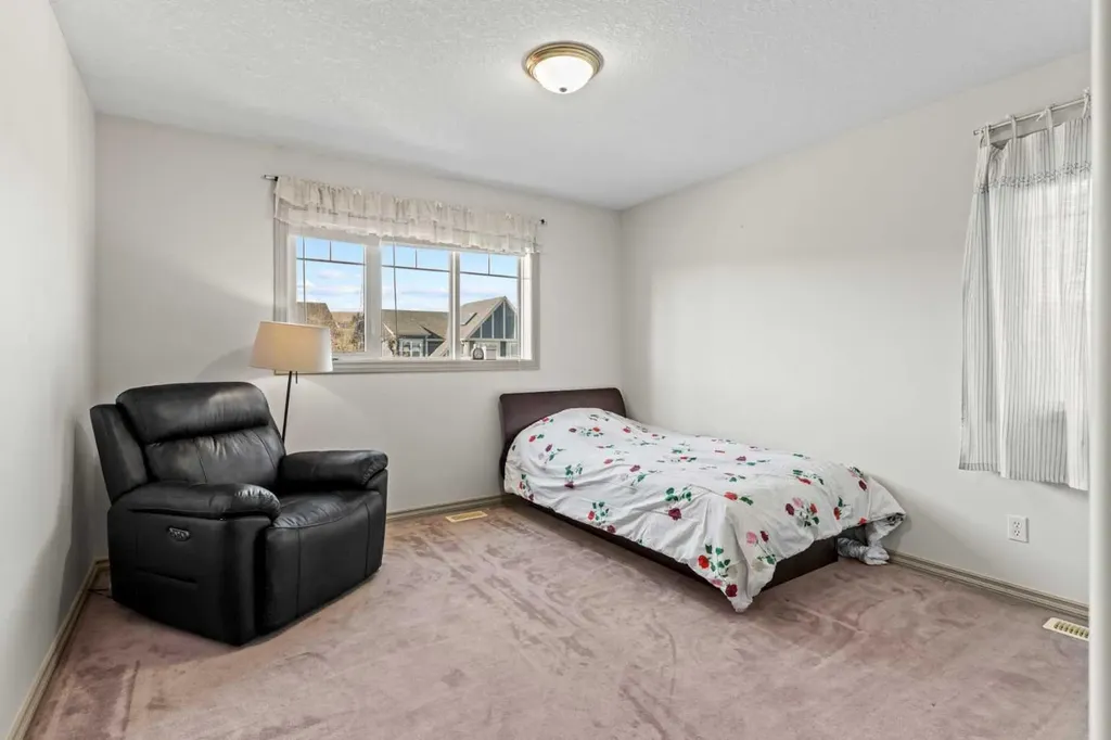 325 Discovery Ridge Way SW Calgary AB T3H5S8