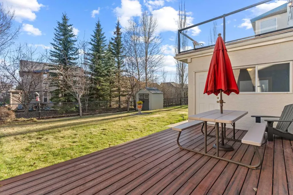 325 Discovery Ridge Way SW Calgary AB T3H5S8