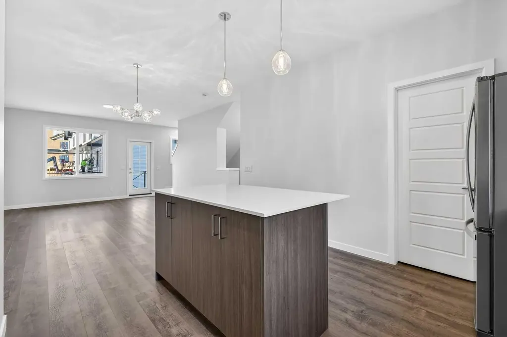 40 Creekside Way SW Calgary AB T2X 6E2