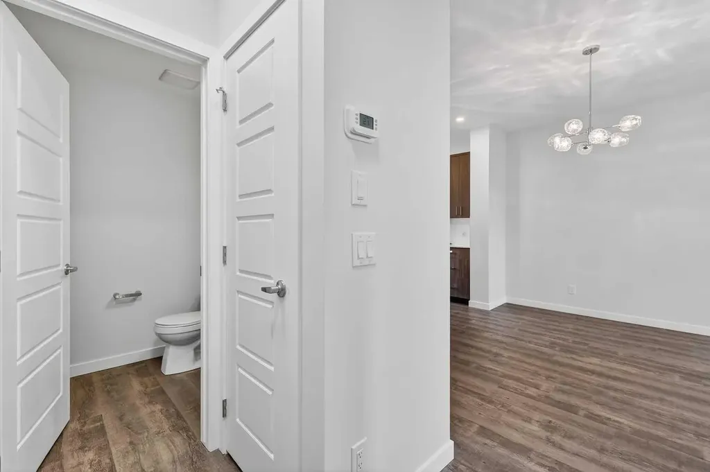 40 Creekside Way SW Calgary AB T2X 6E2