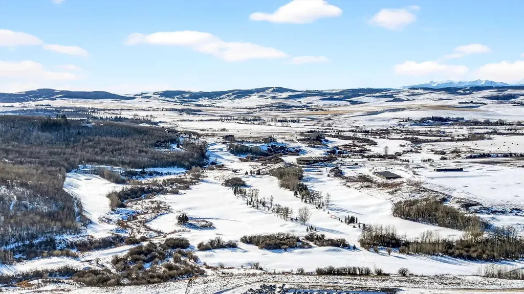 40 Creekside Way SW Calgary AB T2X 6E2