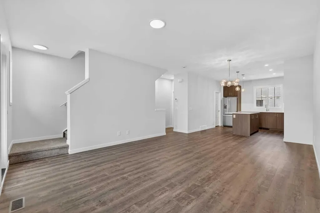40 Creekside Way SW Calgary AB T2X 6E2