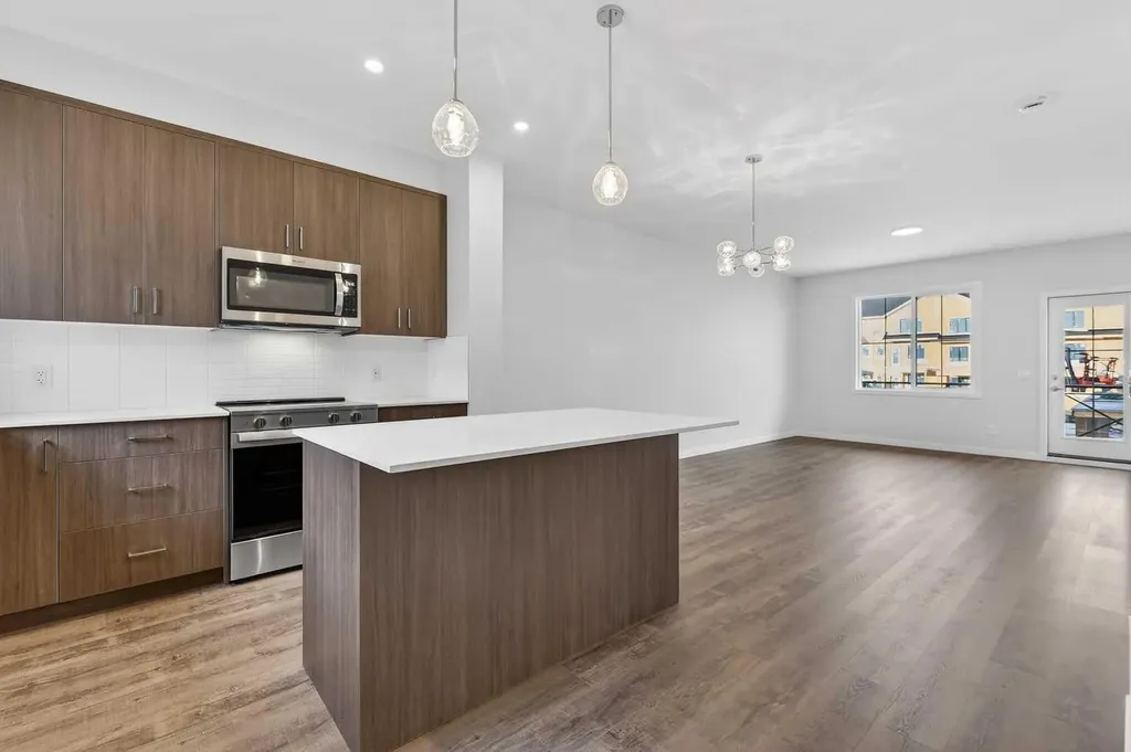 40 Creekside Way SW Calgary AB T2X 6E2