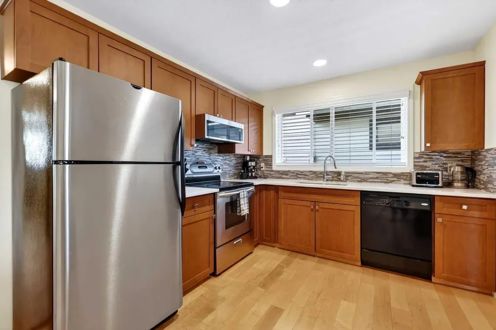 10540 Oakfield Drive SW Calgary AB T2W 2A9