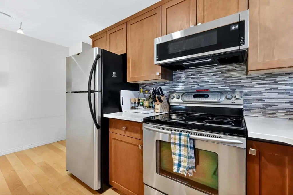 10540 Oakfield Drive SW Calgary AB T2W 2A9