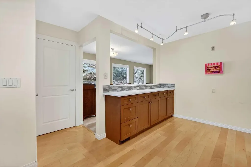10540 Oakfield Drive SW Calgary AB T2W 2A9