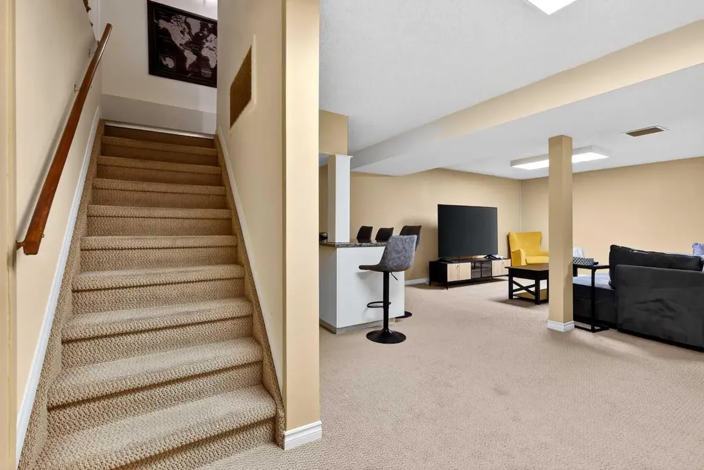 10540 Oakfield Drive SW Calgary AB T2W 2A9