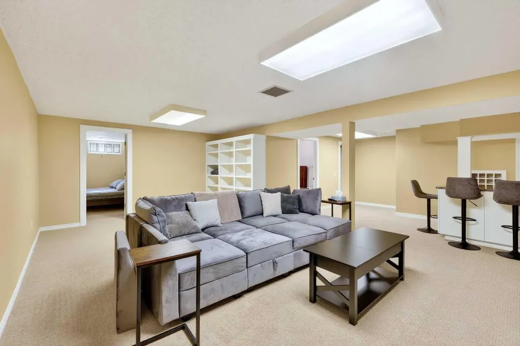 10540 Oakfield Drive SW Calgary AB T2W 2A9