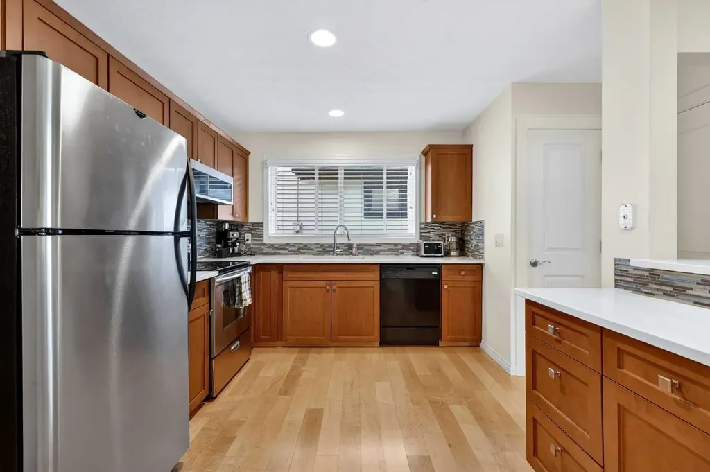10540 Oakfield Drive SW Calgary AB T2W 2A9