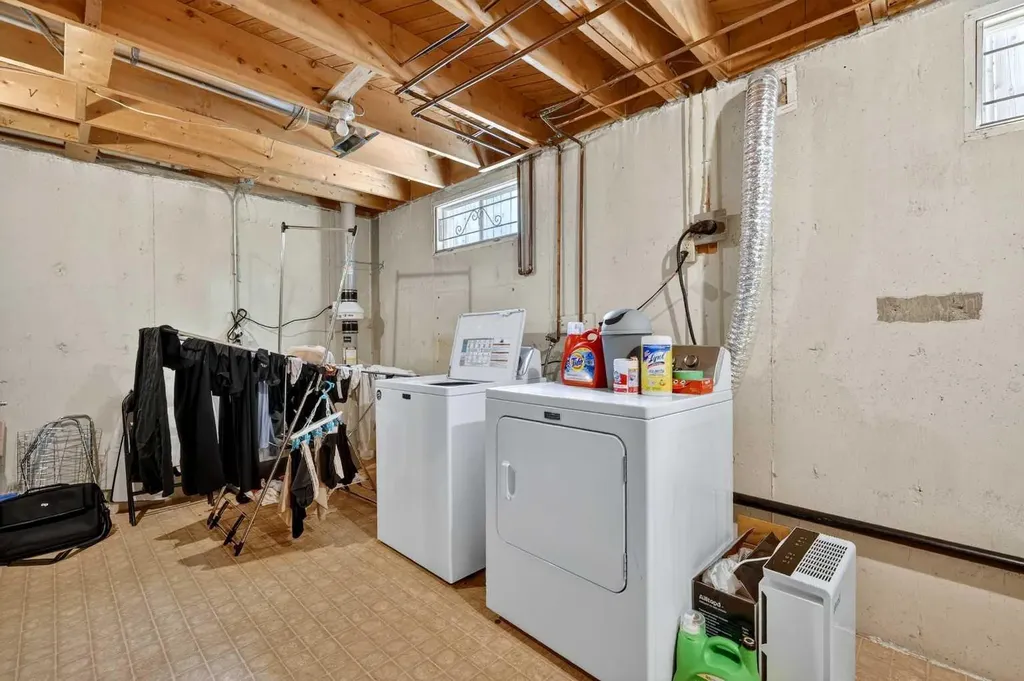 10540 Oakfield Drive SW Calgary AB T2W 2A9