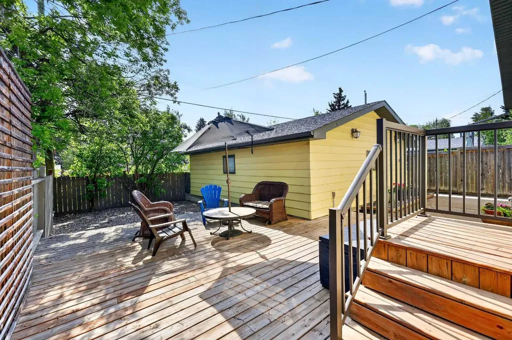 10540 Oakfield Drive SW Calgary AB T2W 2A9