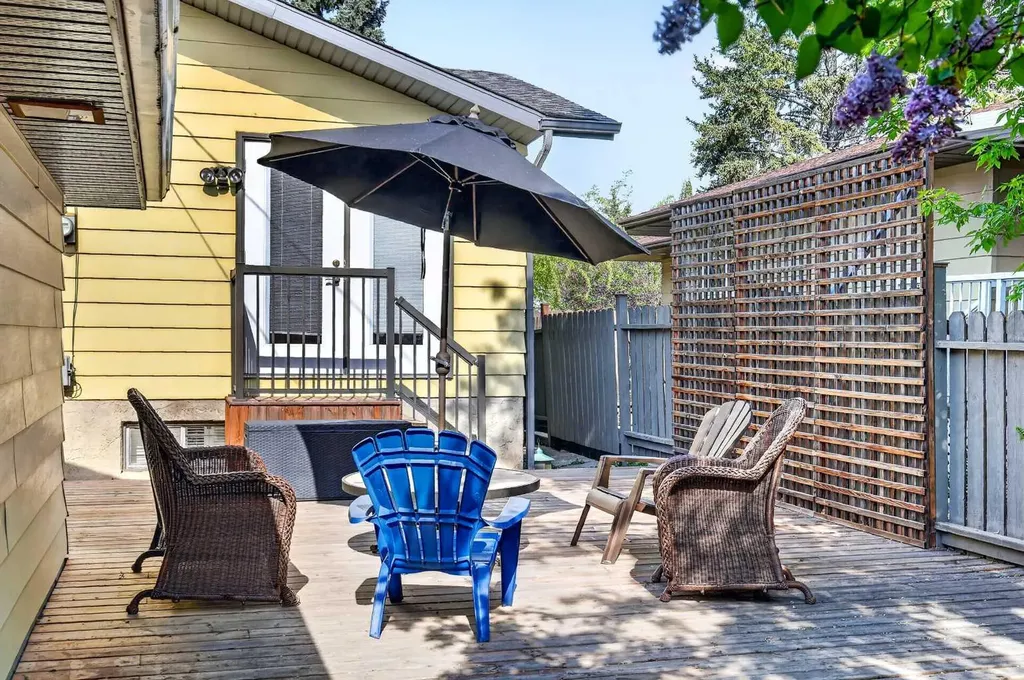 10540 Oakfield Drive SW Calgary AB T2W 2A9