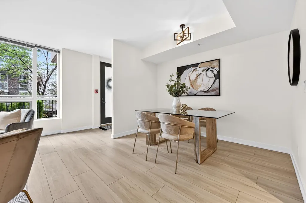 47 Waterfront Mews SW Calgary AB T2P0W3