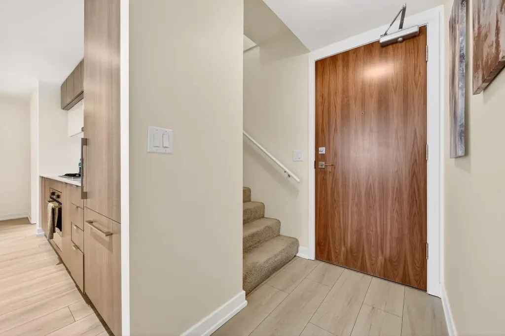 47 Waterfront Mews SW Calgary AB T2P0W3