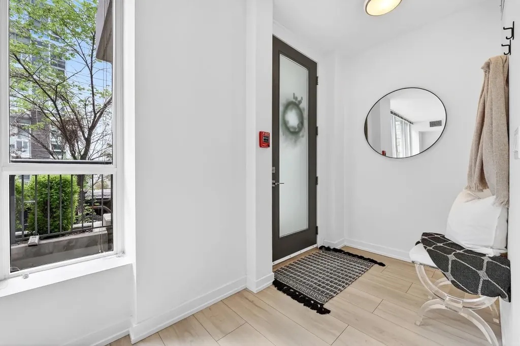 47 Waterfront Mews SW Calgary AB T2P0W3