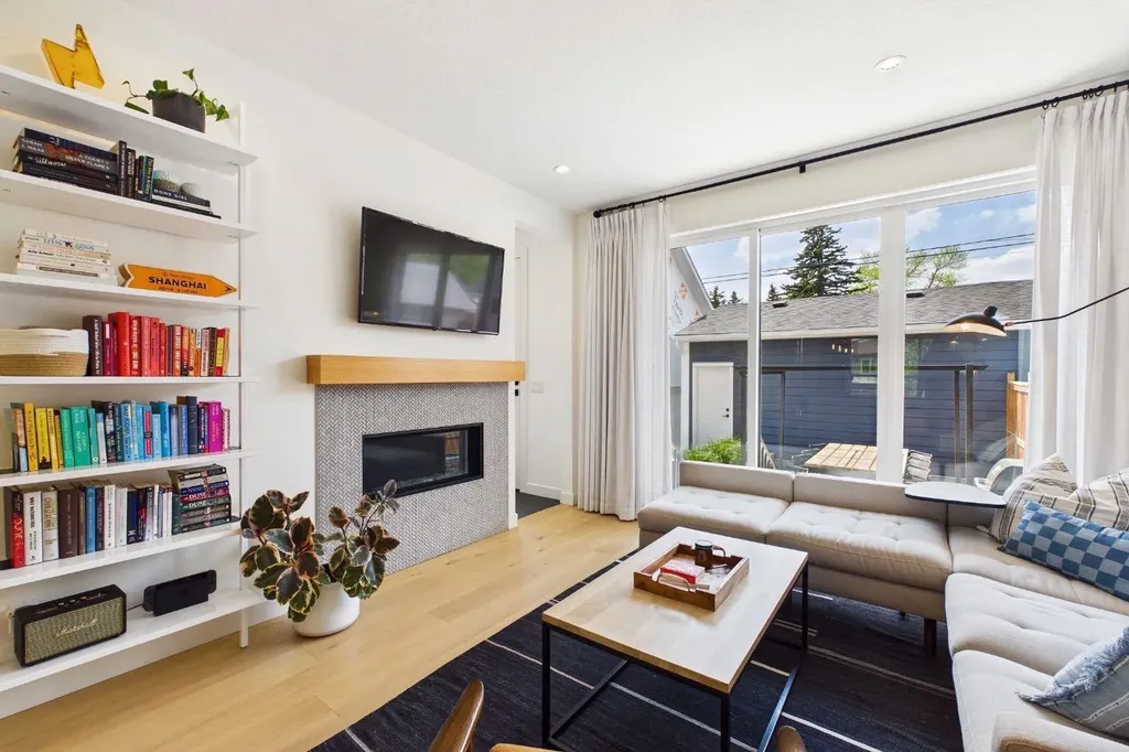 1013 Regal Crescent NE Calgary AB T2E 5G9