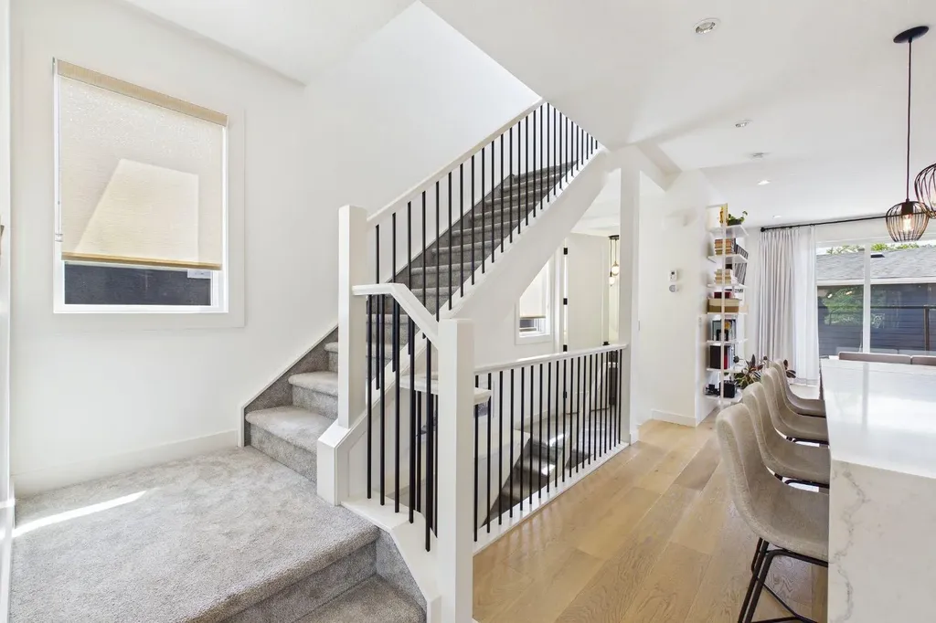 1013 Regal Crescent NE Calgary AB T2E 5G9