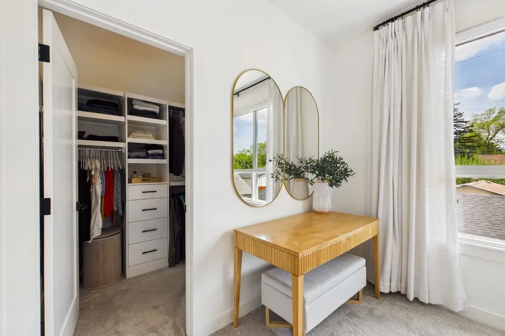 1013 Regal Crescent NE Calgary AB T2E 5G9