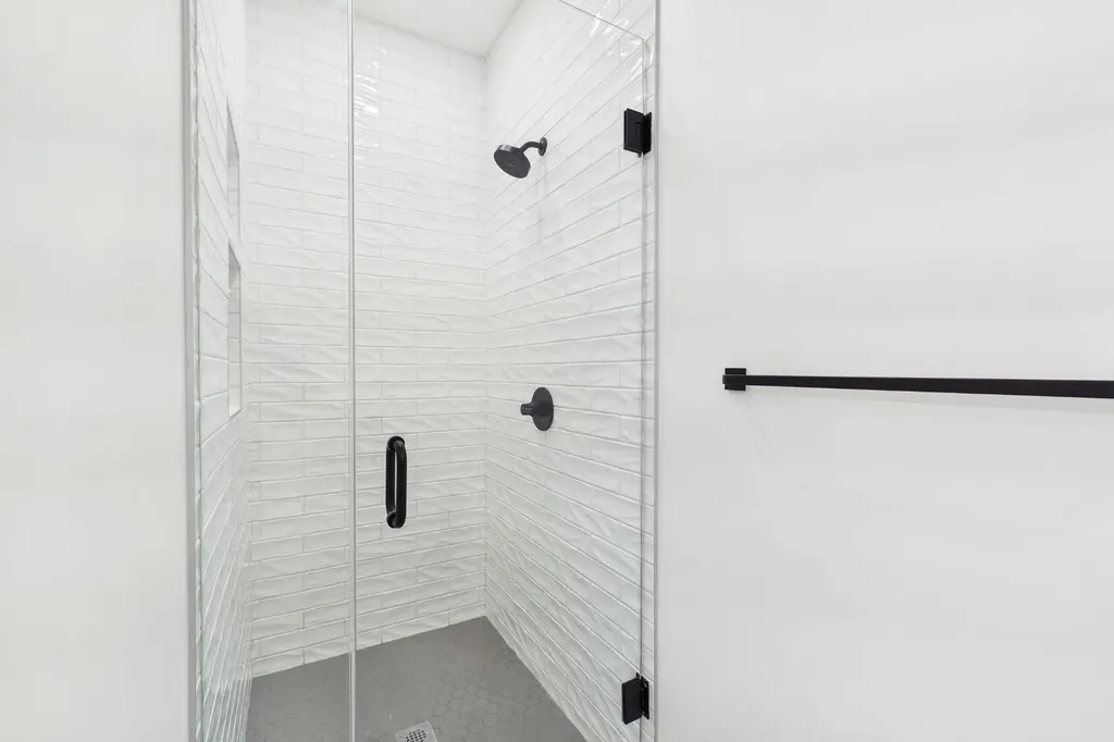 1013 Regal Crescent NE Calgary AB T2E 5G9