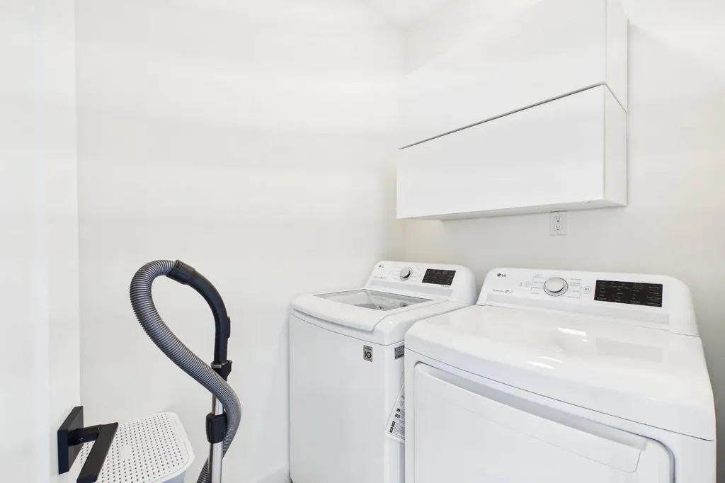 1013 Regal Crescent NE Calgary AB T2E 5G9