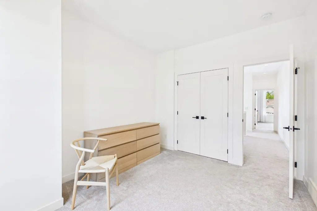 1013 Regal Crescent NE Calgary AB T2E 5G9