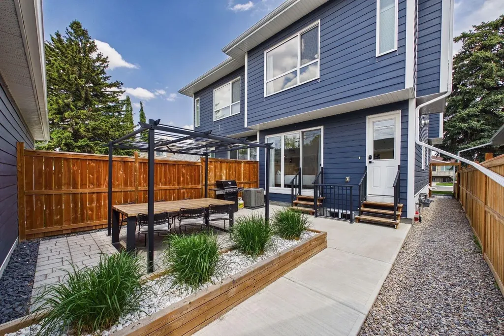 1013 Regal Crescent NE Calgary AB T2E 5G9