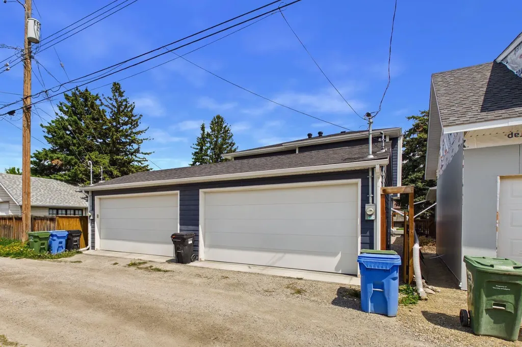 1013 Regal Crescent NE Calgary AB T2E 5G9