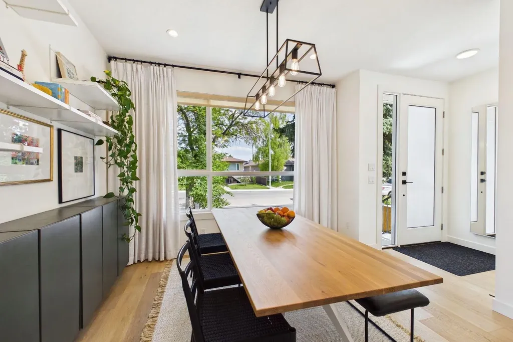1013 Regal Crescent NE Calgary AB T2E 5G9
