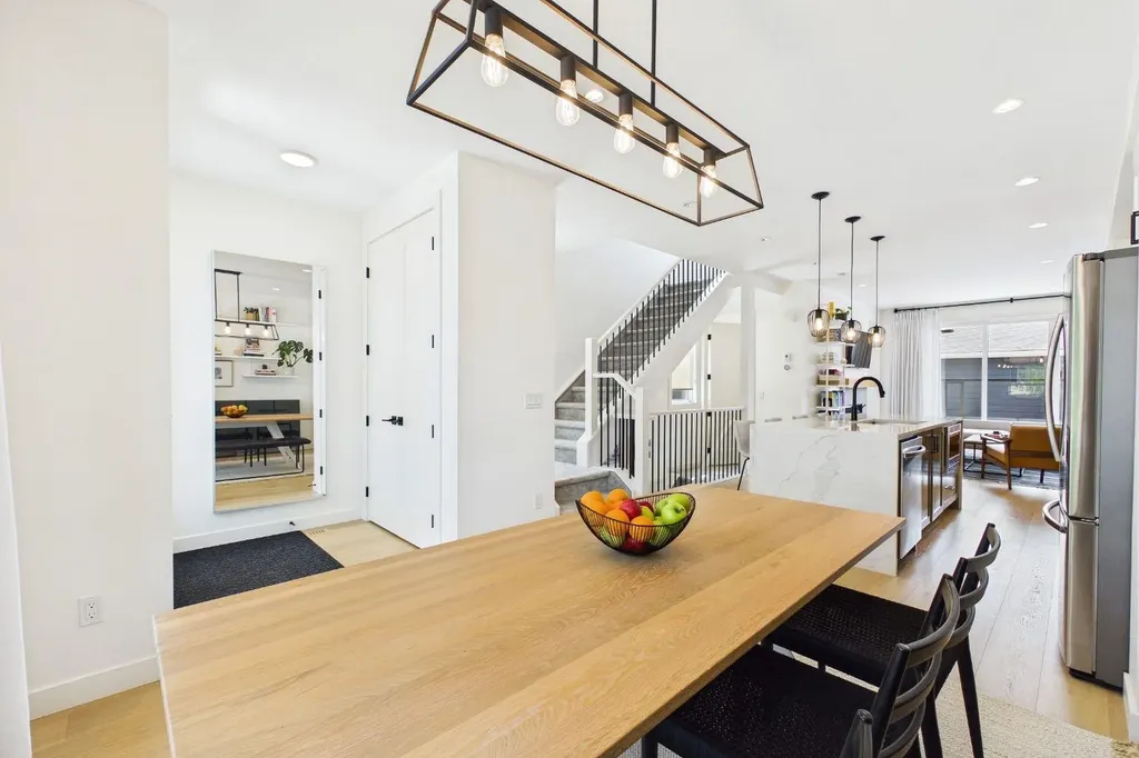 1013 Regal Crescent NE Calgary AB T2E 5G9
