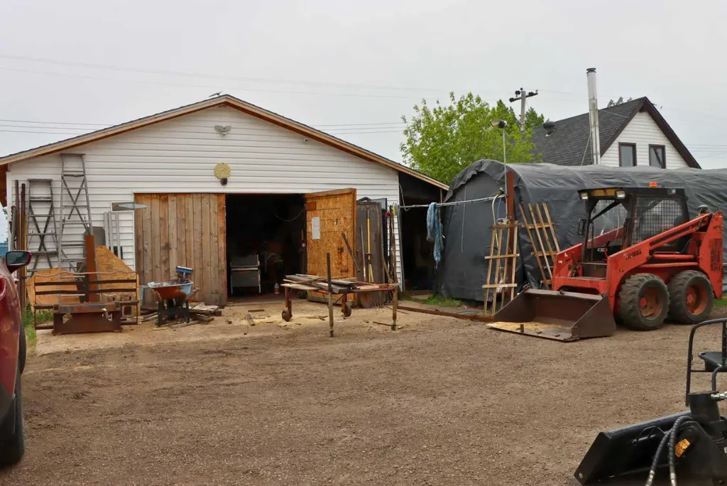 4810 50 Avenue Valleyview AB T0H 3N0