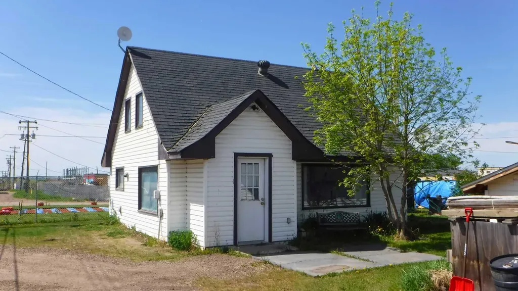4810 50 Avenue Valleyview AB T0H 3N0