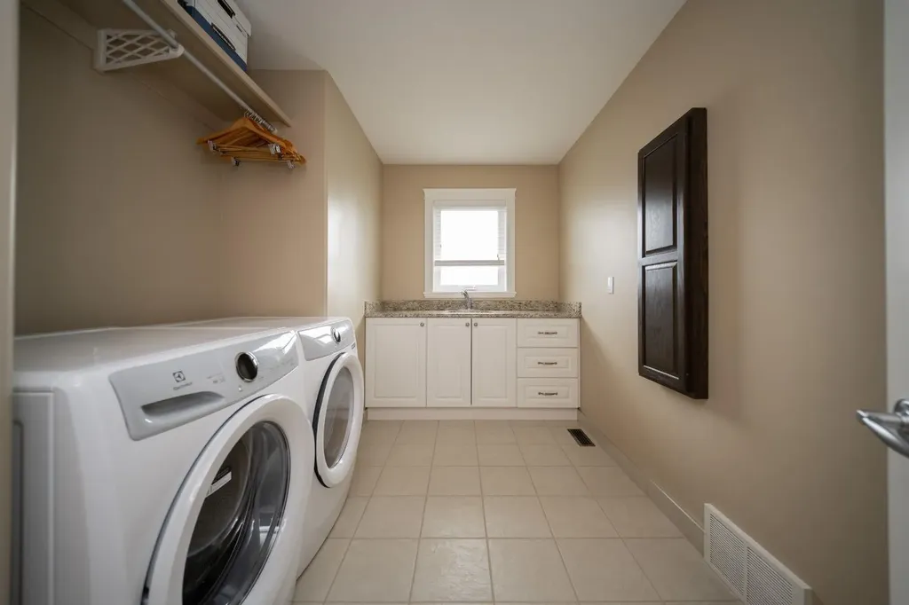 180 Lindstrom Crescent Fort Mcmurray AB T9K 2N8
