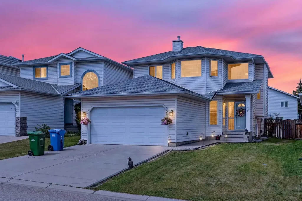 192 Arbour Wood Close NW Calgary AB T3G 4C3