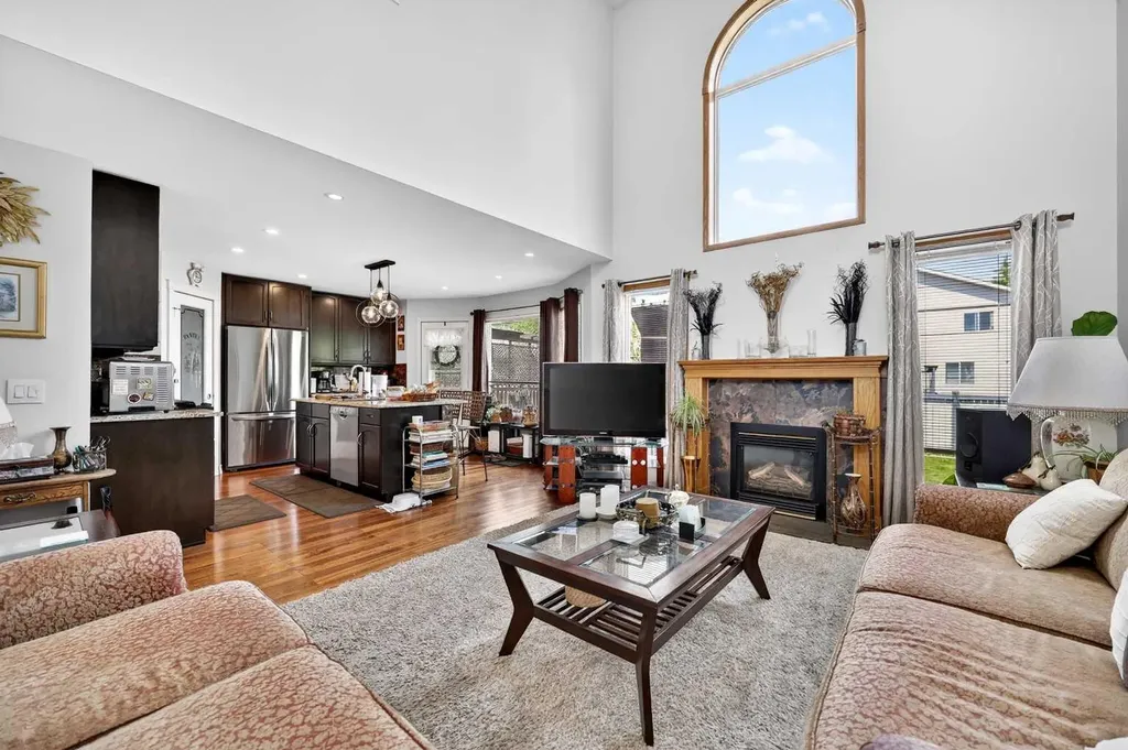 192 Arbour Wood Close NW Calgary AB T3G 4C3