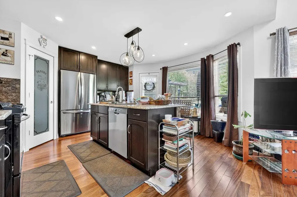 192 Arbour Wood Close NW Calgary AB T3G 4C3