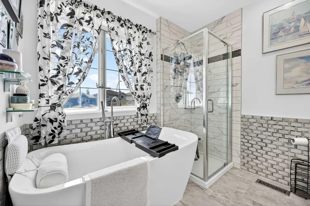 192 Arbour Wood Close NW Calgary AB T3G 4C3